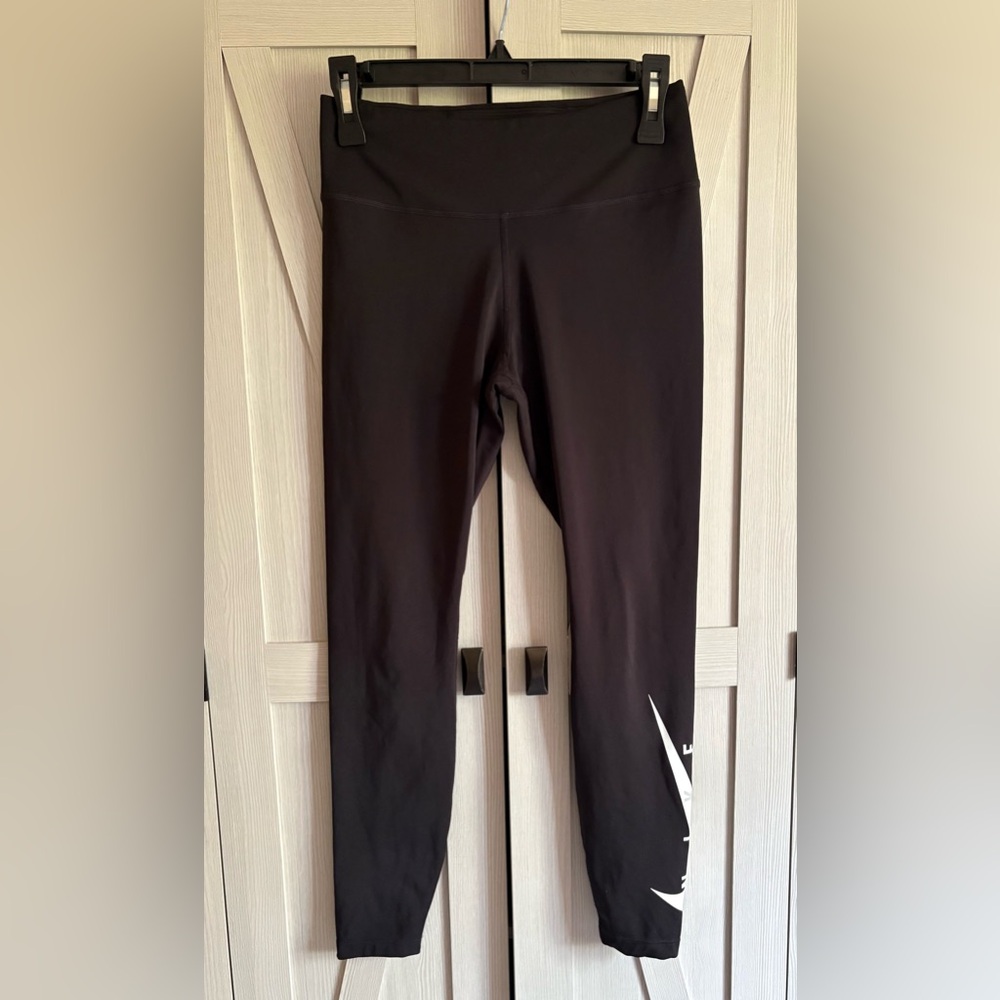 Nike black leggings